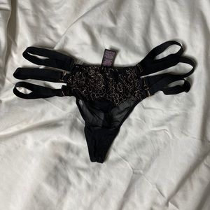 NEVER WORN VICTORIA’S SECRET THONG